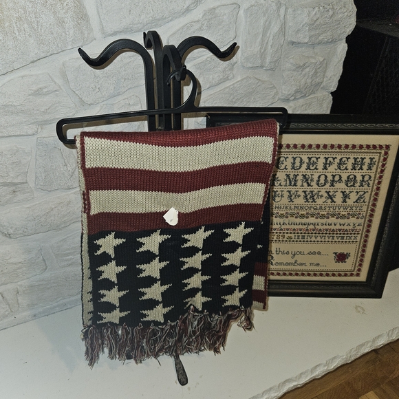 Old Navy Accessories - NWOT Patriotic Old Navy Knit Scarf with Fringe